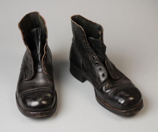 Schoen met verstevigde neus