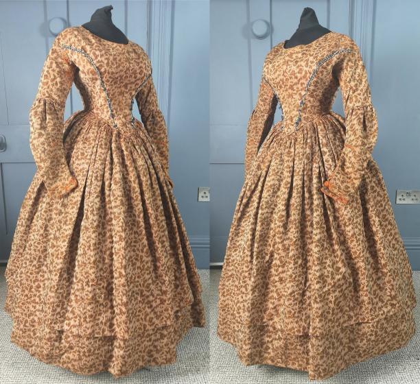 Afb. 4: Japon van een weefsel dat sterk aan panterprint doet denken, ca. 1840, via Etsy SGH Antiqueclothing.