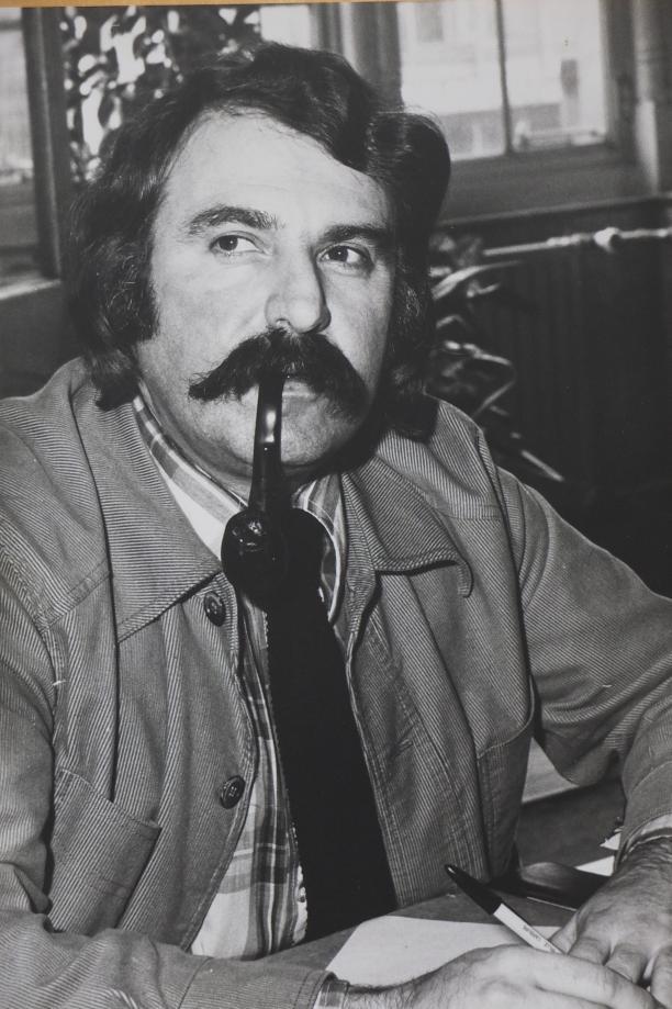 André van der Louw, burgemeester van Rotterdam, op het stadhuis, 1976