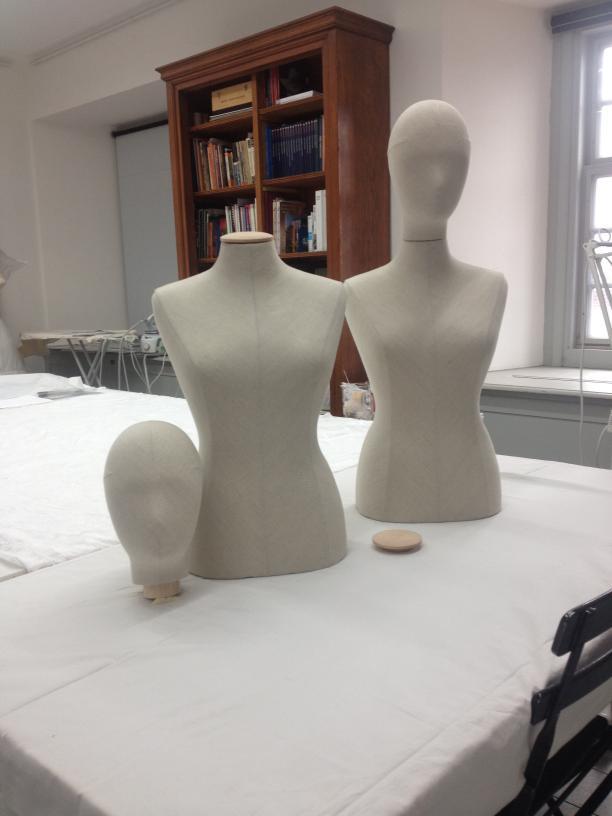 Torso's voor de Sisi tentoonstelling