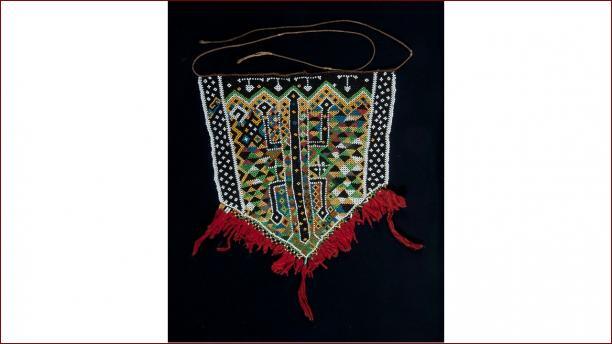 Dans­schort­je ver­sierd met kra­len/Dance apron decorated with beads, collectie Wereldmuseum TM-5309-2