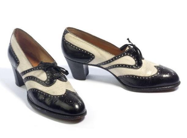 Pierre Regnier, paar vrouwenschoenen met brogue versiering, 1931-1935, Gemeentemuseum Den Haag