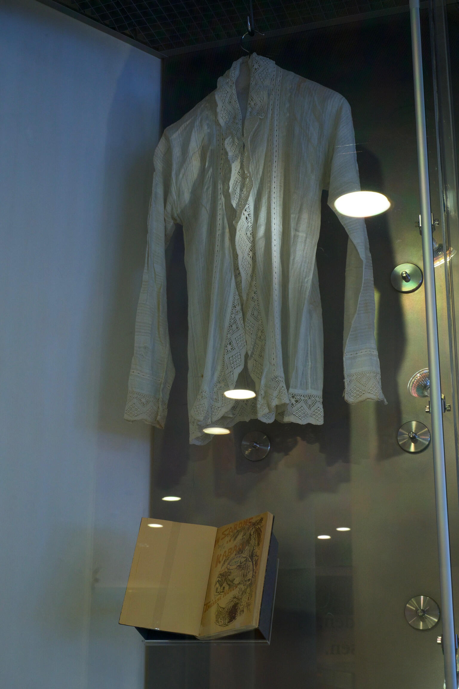 Kebaya Annie Glaser