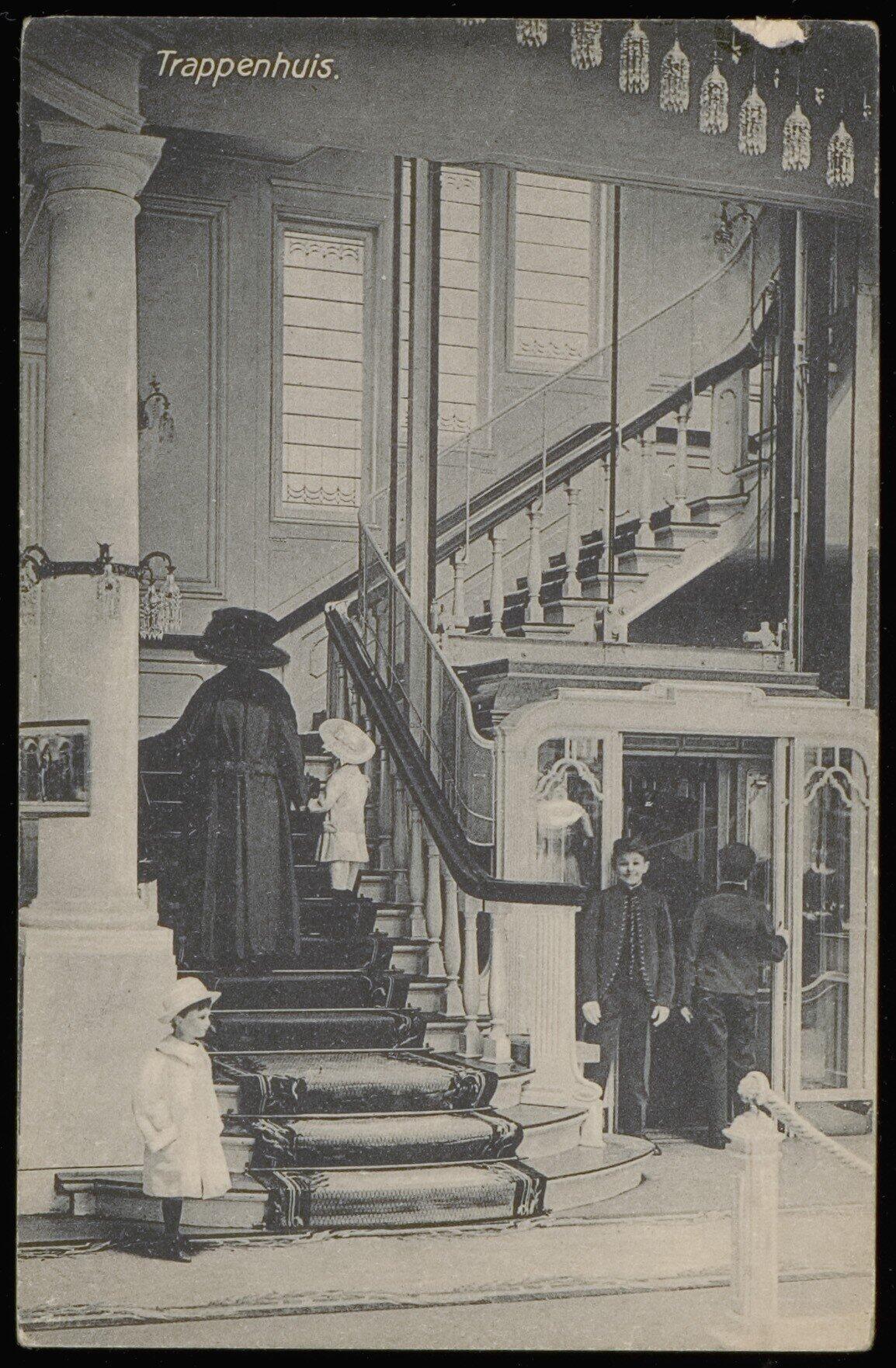 Maison de Bonneterie, ca 1920