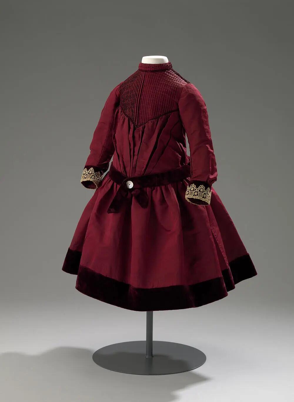 meisjesjurk Amsterdam Museum