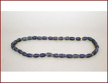 Ketting met adjagba poederglaskralen,