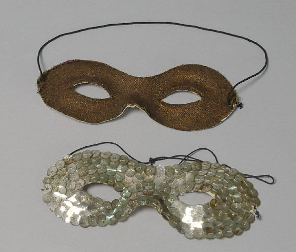 Oogmaskers gedragen door Enny Mols de Leeuwe