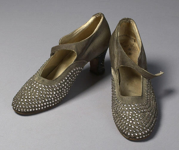 Schoenen gedragen door Mimi Boesnach