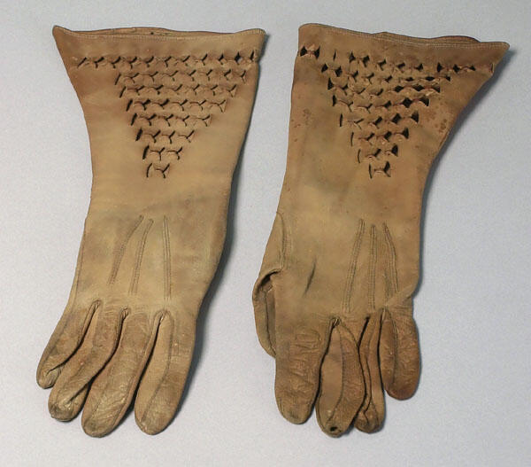 Handschoenen gedragen door Annie Brugman als Lady Winter in De Drie Musketiers