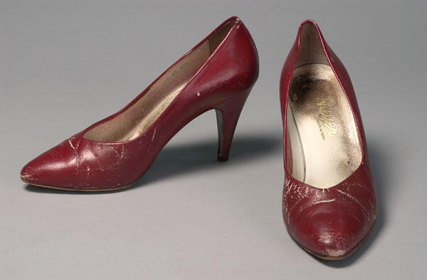 Pumps gedragen door Ariëlle Brouwer als Heks 1, Bleke dienaar in Macbeth (William Shakespeare)