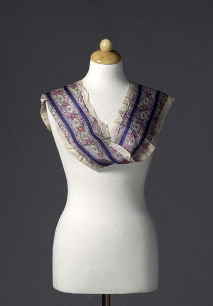 Shawl gedragen door Gertrud Leistikow