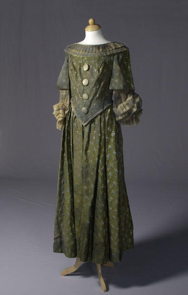 Japon gedragen door Anny de Lange als Madame de Sotenville in George Dandin ( Moliere)