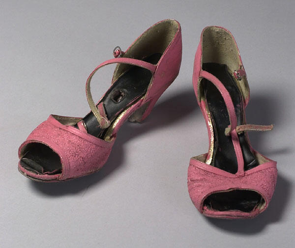 Schoenen gedragen door Thea Engelen als haremvrouw in het bal masque-nummer Ten Bate Van uit de musical Foxtrot (Annie M.G. Schmidt)