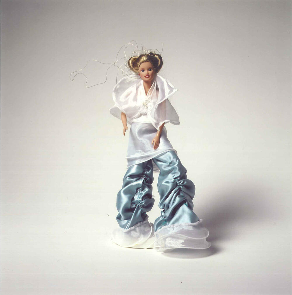 'Kristovic', Barbiepop met trouwjapon van meidencentrum Silver Scissors