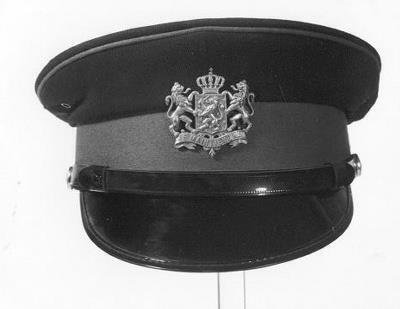 Uniformpet gevangenbewaarder