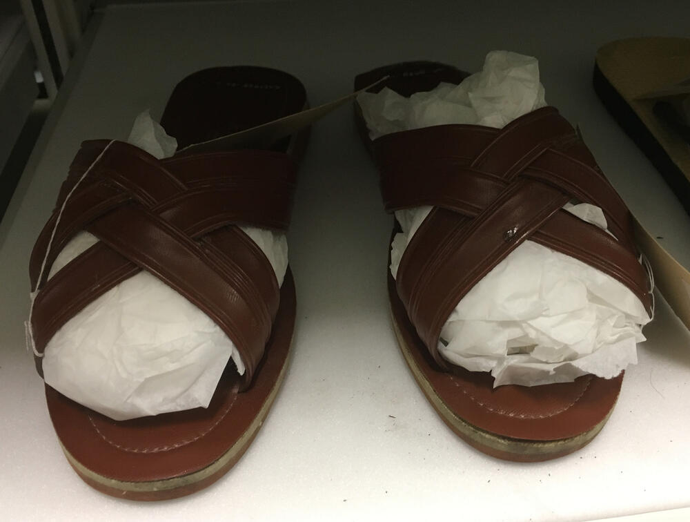 Chinese boedel, badslippers