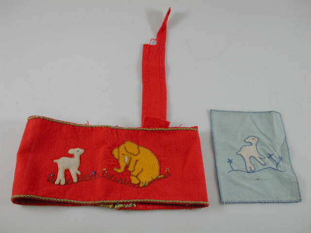 Twee lapjes textielapplicatie (lapje rood flanel)