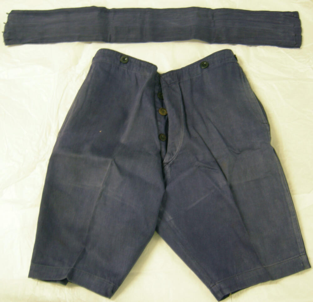 Jongensbroek met bijbehorende cumberband of ceintuur