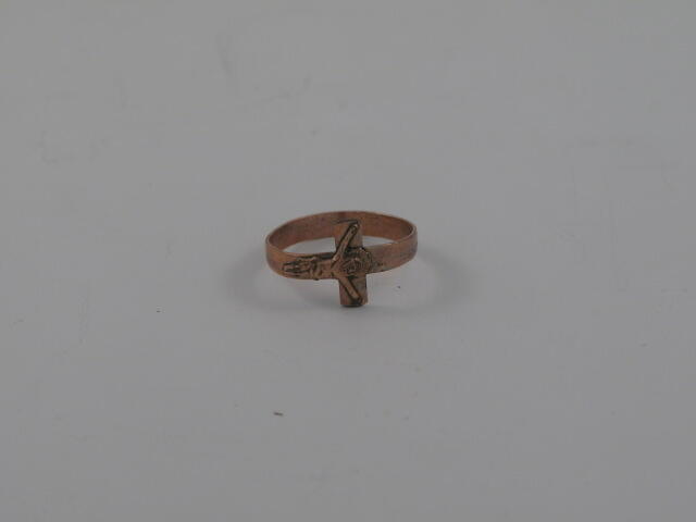 Doos met eigendommen weeskind (ring)