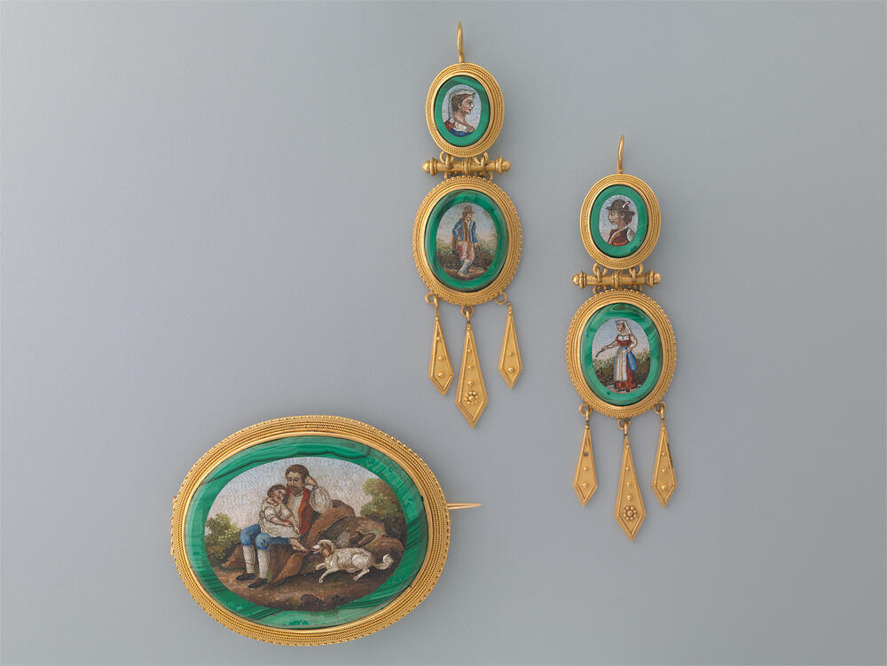 Demi-parure: broche