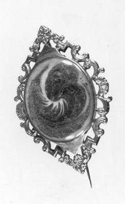 Broche