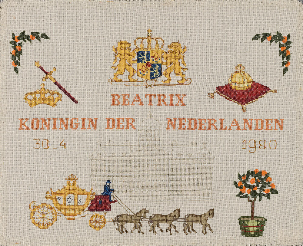 Borduurwerk t.g.v. kroning koningin Beatrix, 1980-04-30