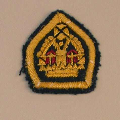 Embleem, onderscheidingsteken van padvindersuniform "Paarse Batavieren"