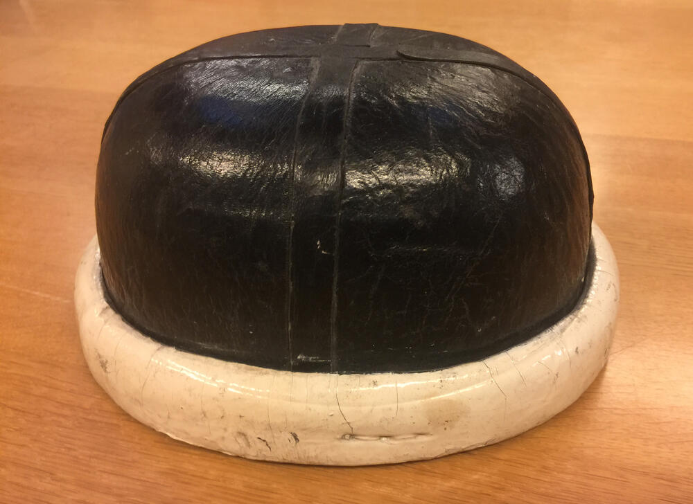 Stayershelm van de Jordanese beroepswielrenner Henny Marinus