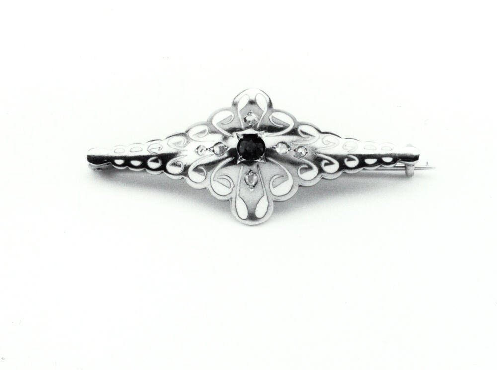 Broche