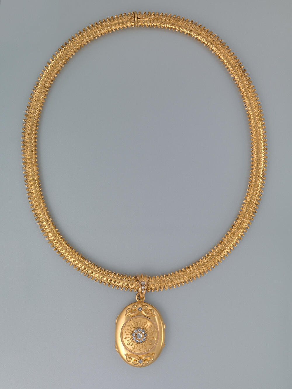 Collier met medaillon