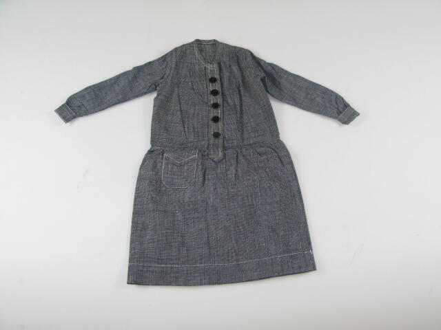 Schaalmodellen kleding Diaconessenhuis op Overtoom (jurk)
