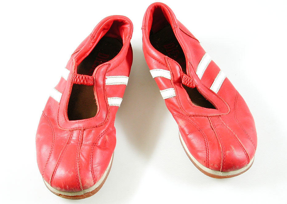 Biografisch verzamelen: Margit Widlund (1974-2001), paar sportschoenen
