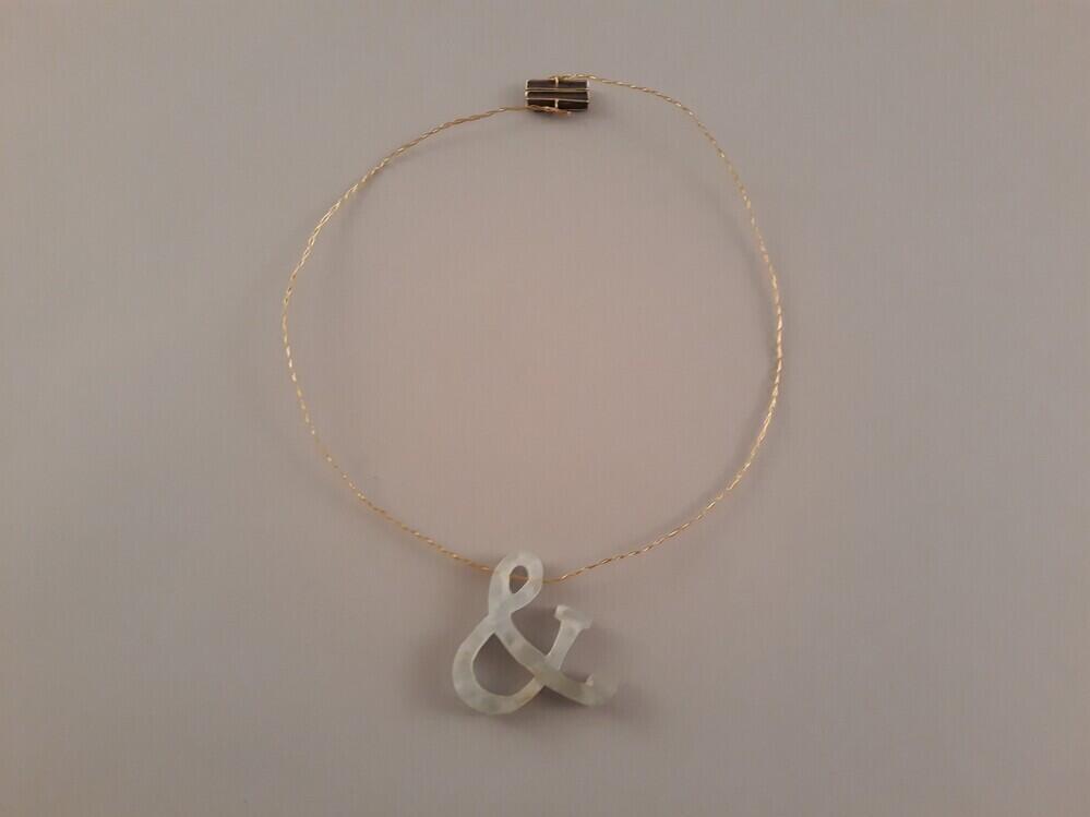 Collier '&'