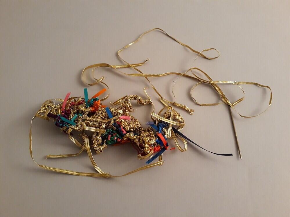 Broche 'geknoopt geknoopt'