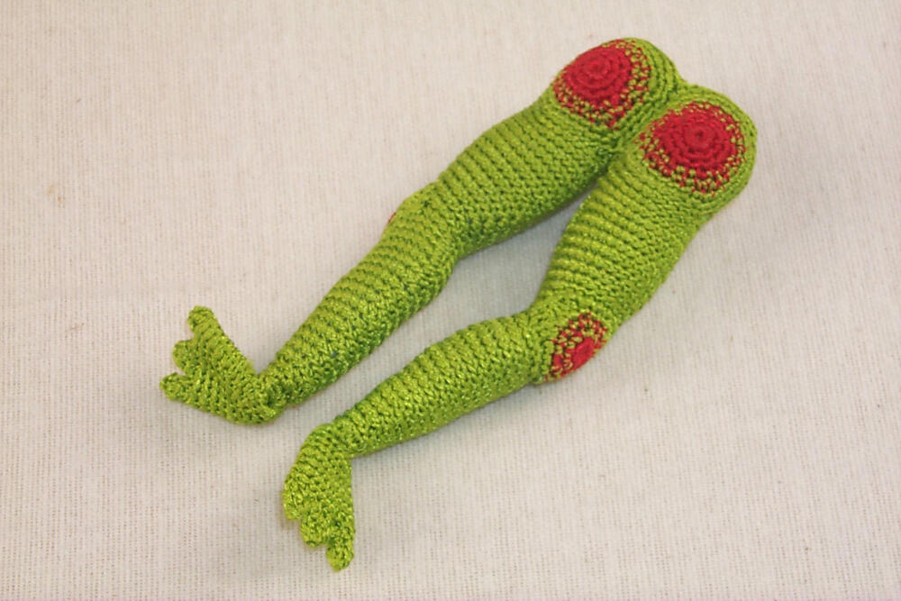 'Kikkerbillen Broche'