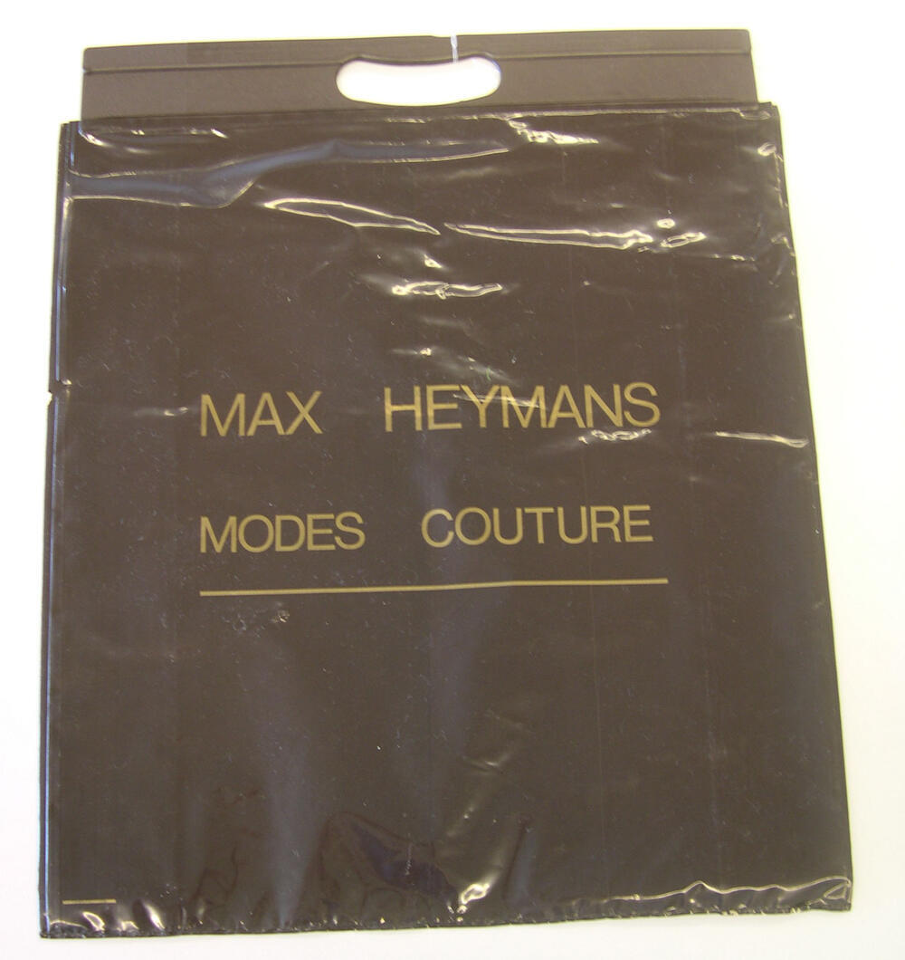 Vijf plastic tassen Max Heymans