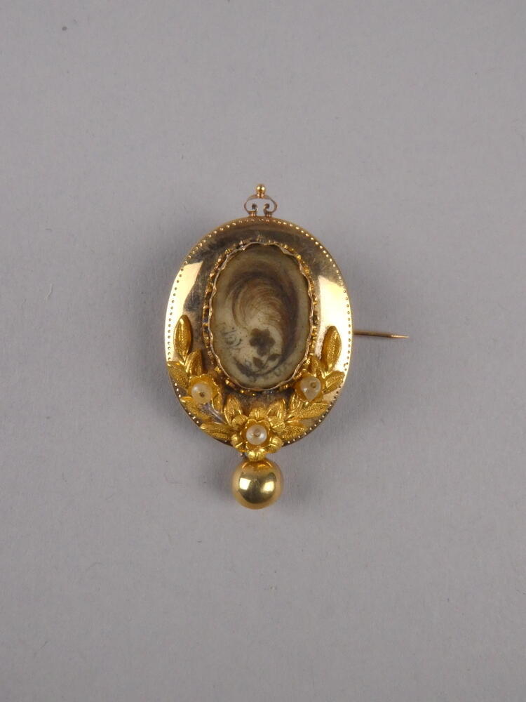 Broche