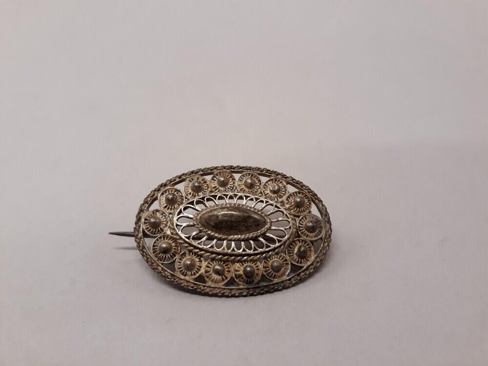 Broche