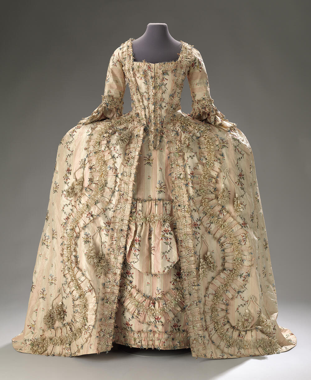Robe à la Française (overjapon)