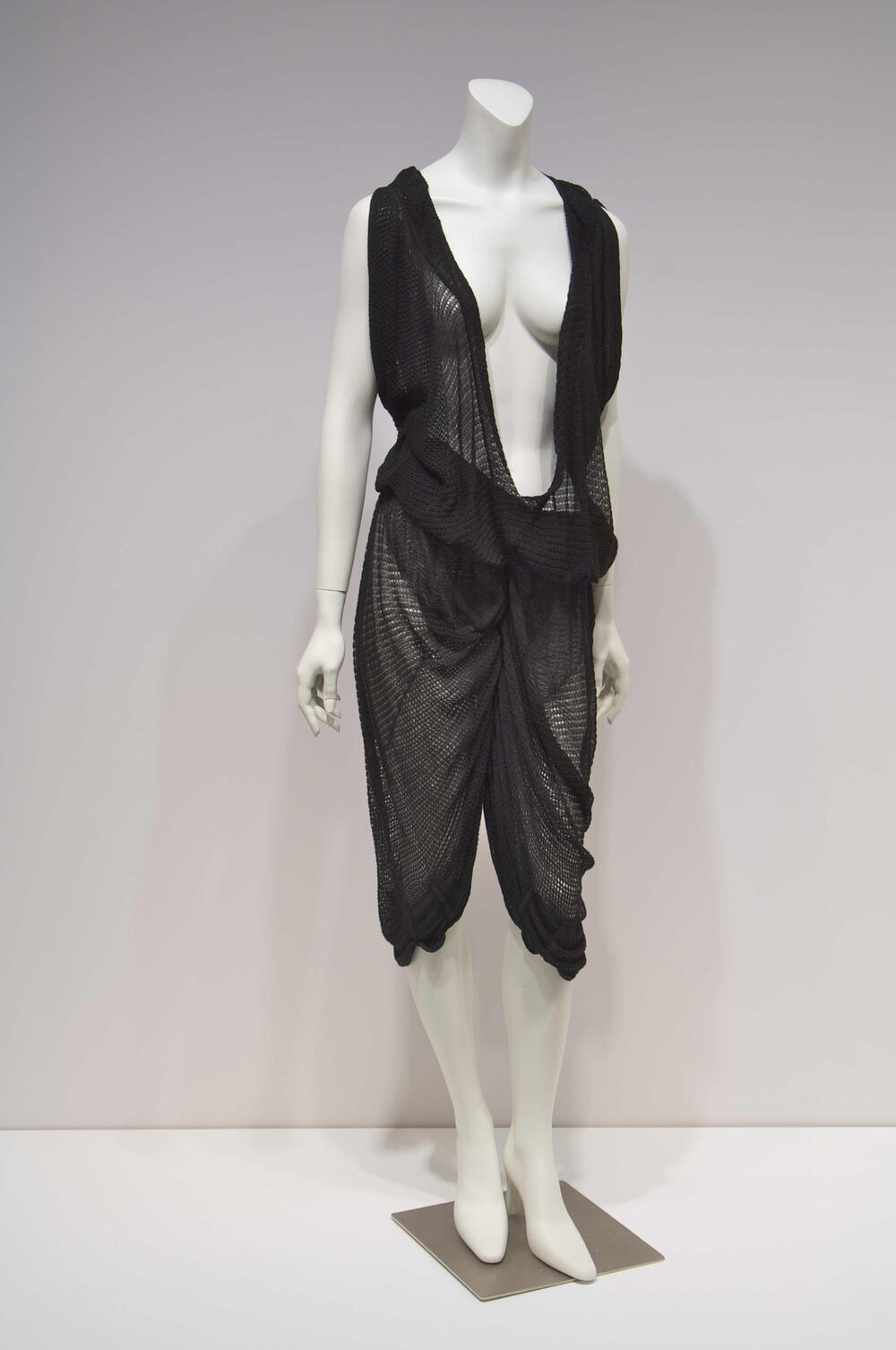 Gebreide jurk 'Skipper', uit 'Request for landing', collectie lente-zomer 2011