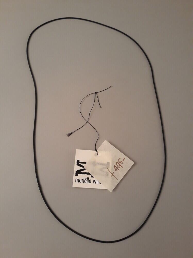 Halssieraad van rubber