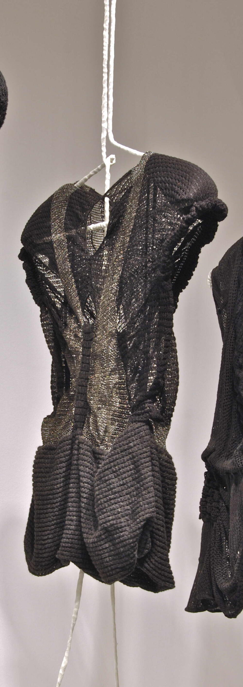 Gebreide top 'Zonder titel', uit 'Request for landing', collectie lente-zomer 2011