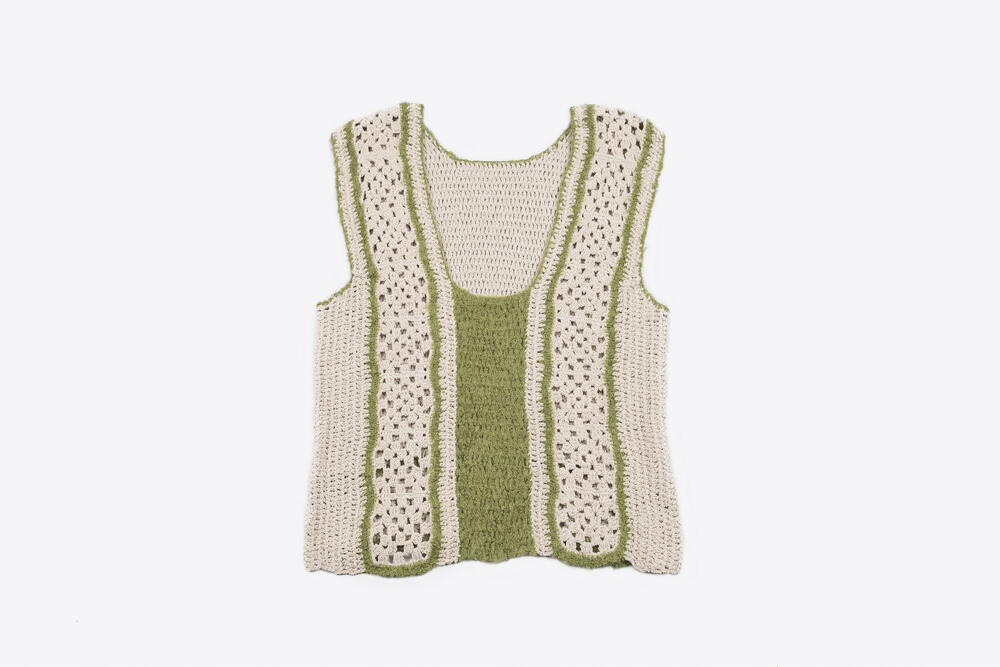 Gehaakte wollen slip-over in beige en mosgroen
