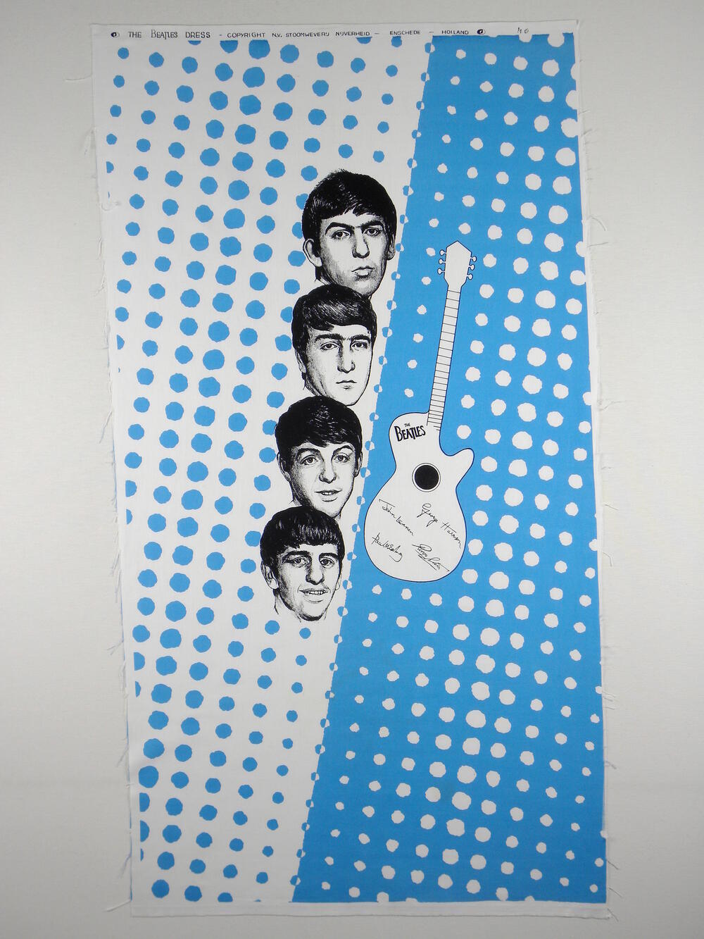 Stof voor 'The Beatles Dress', dessin w 02