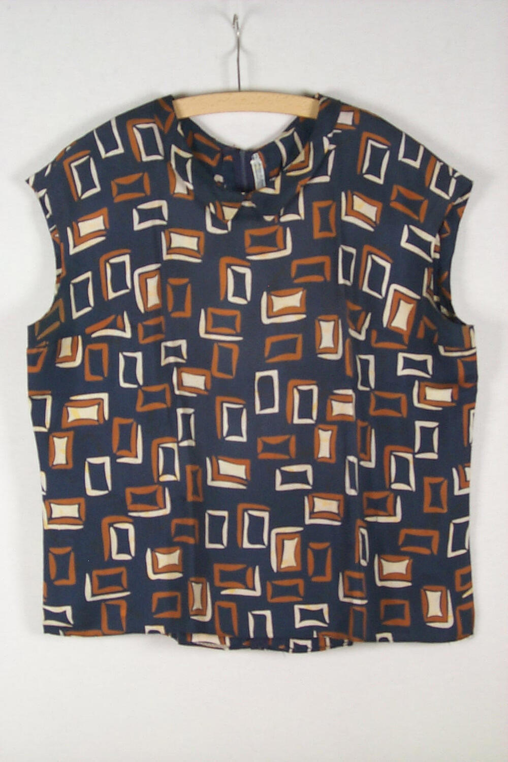 Blouse van bedrukte stof met open blokken