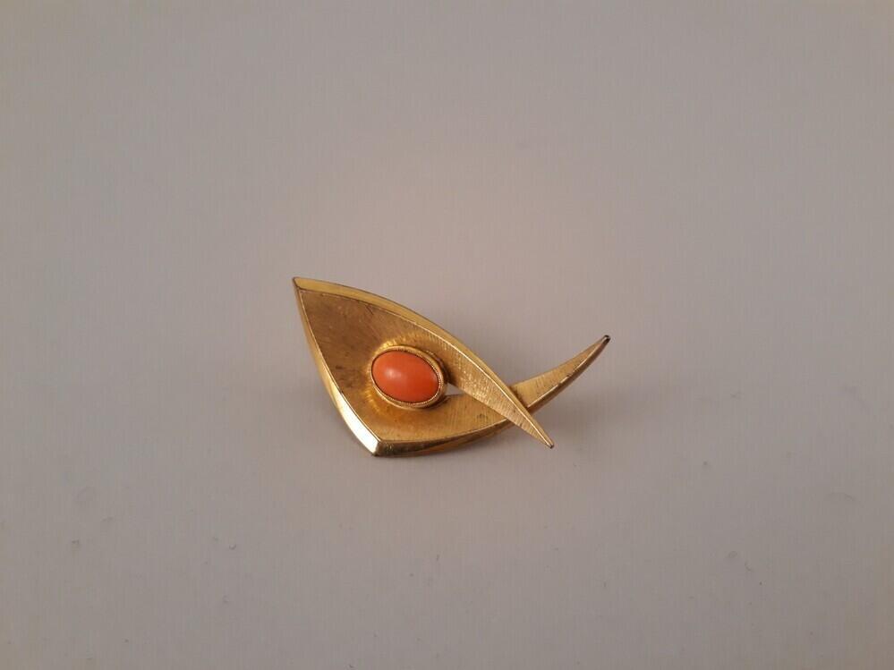Broche