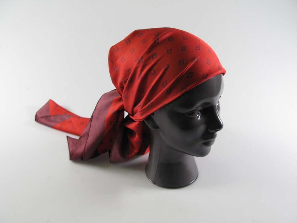 Hoofddoek voor personeel Dirk van den Broek