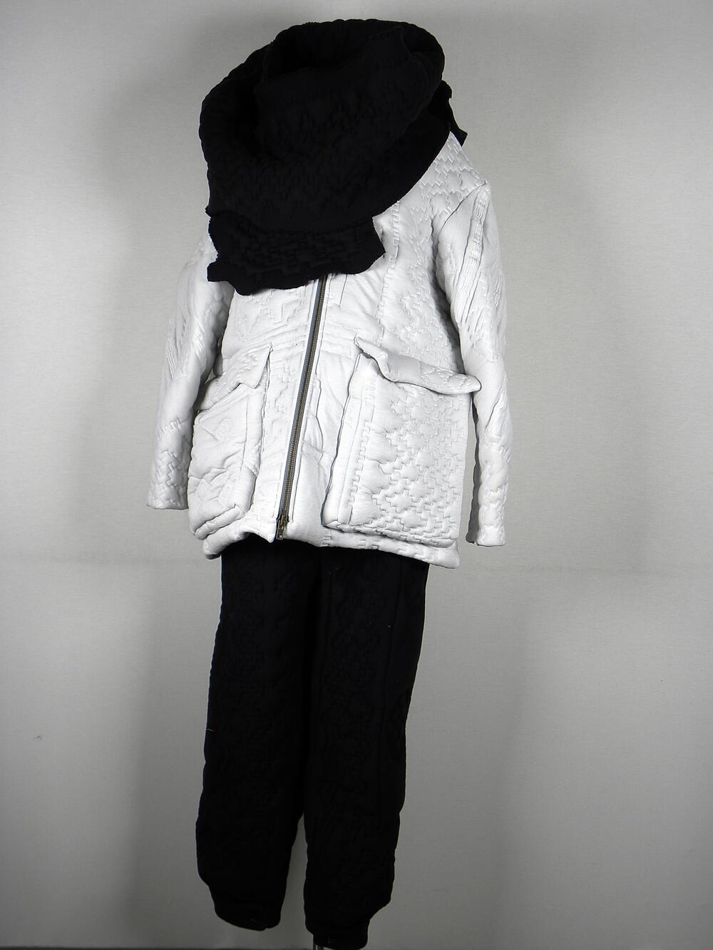 'Knitting 3d patterns' C2-BB05 (broek, jas en sjaal)