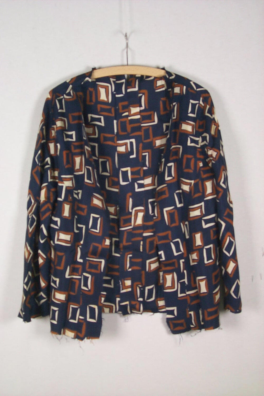 Blouse van bedrukte stof met open blokken