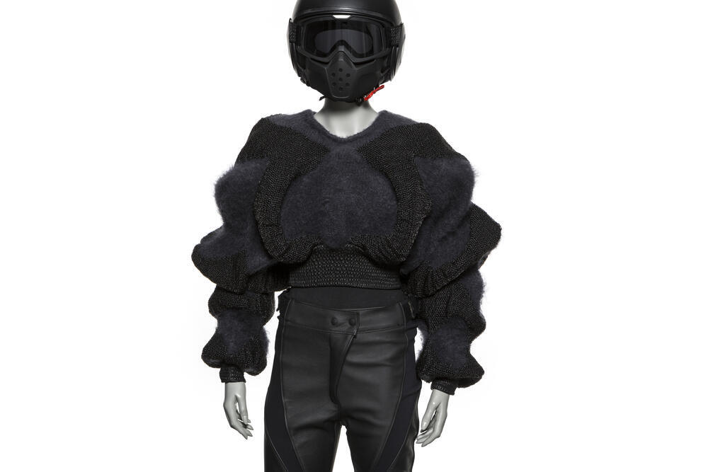 Jumper 'Trincula' met rok 'Rosalind', uit de collectie Electric Co 01